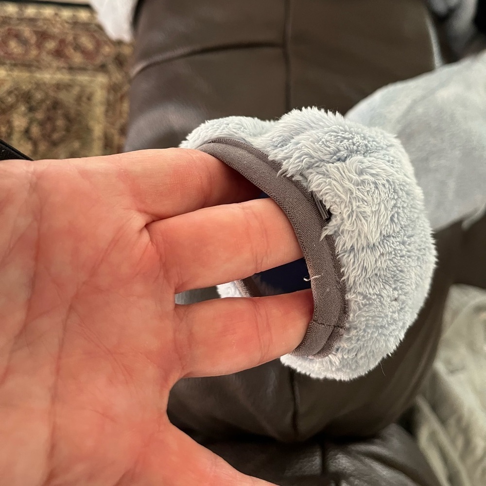The north face zip up. Small - Picture 8 of 9